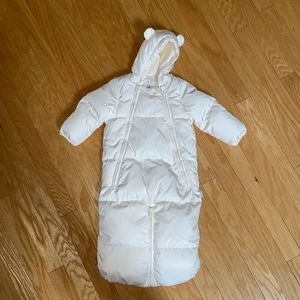 Gap down convertible bunting. Down filled. Size 3-6 Months. Off white. NWOT.